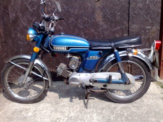 Yamaha YB 100