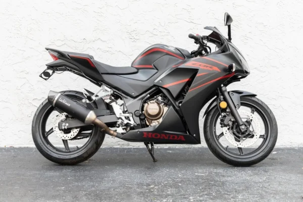 Honda CBR300R (2019)