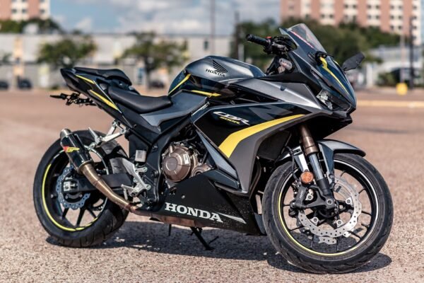 Honda CBR500R (2022)