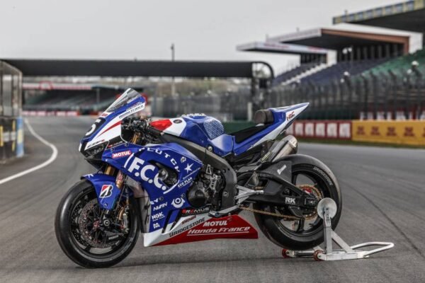 Honda CBR1000RR-R Fireblade (2022)