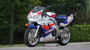 Honda CBR 900 RR Fireblade (1993) 