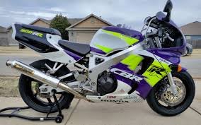 Honda CBR 900 RR Fireblade (1995)